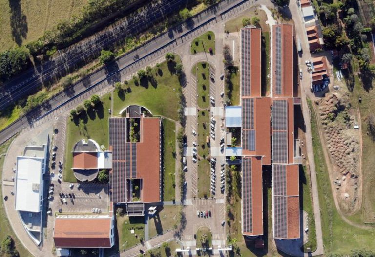 Centro Universitário consolida-se como pioneiro entre as Instituições Municipais de Ensino Superior do Brasil com 100% de geração de energia para consumo próprio