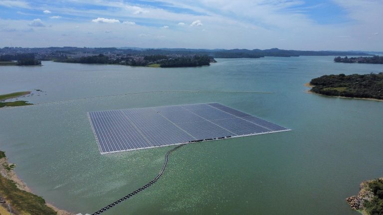 Estado apresenta maior usina solar flutuante do país na represa Billings