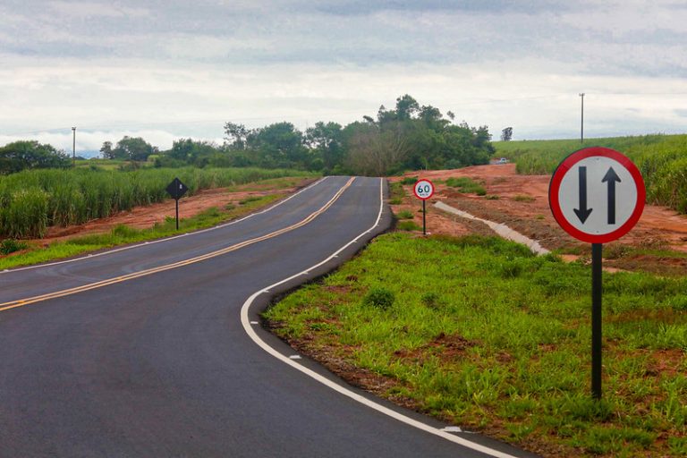 Vicinais de Caiabu/Mariápolis e Martinópolis/Pracinha são inauguradas pelo Governo do Estado