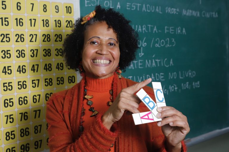 Educação SP divulga classificação de processo seletivo para professores dos anos iniciais
