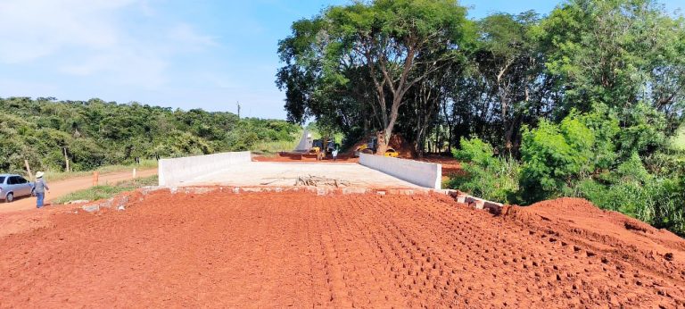 Ponte sobre o Córrego da Onça, em Parapuã, deve ser entregue em breve