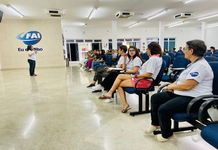 Saúde mental: servidores do Centro Universitário participam de oficina lúdica