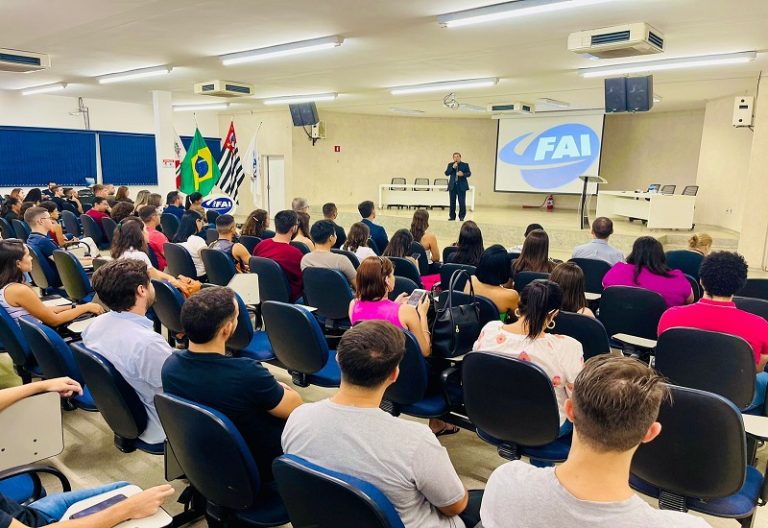 Em Aula Magna do Centro Universitário, delegado Ricardo  Dourado fala sobre a missão do Direito