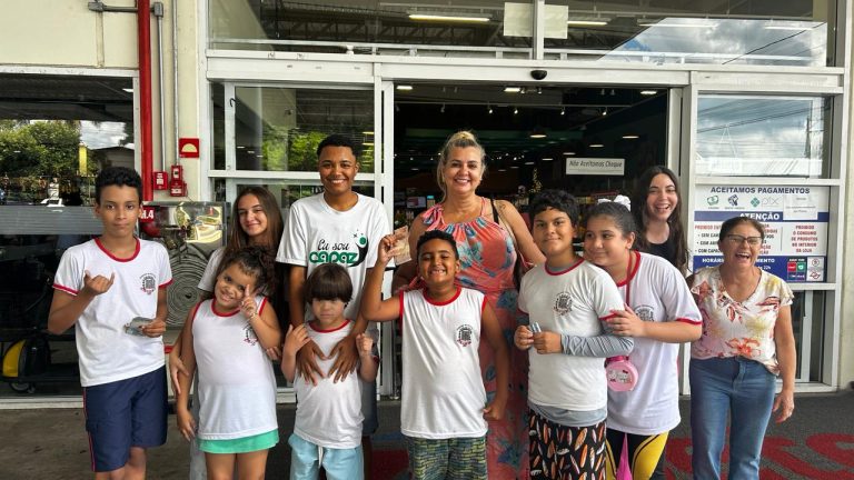 Currículo funcional ensina alunos da educação especial desenvolverem autonomia