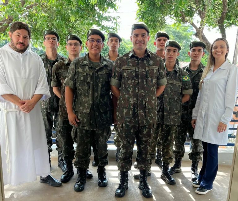 Atiradores do Tiro de Guerra doam sangue, em Adamantina