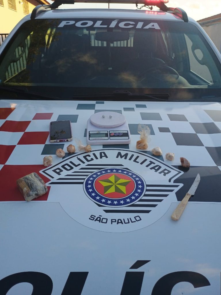 Dois jovens são presos por tráfico de drogas, em Osvaldo Cruz