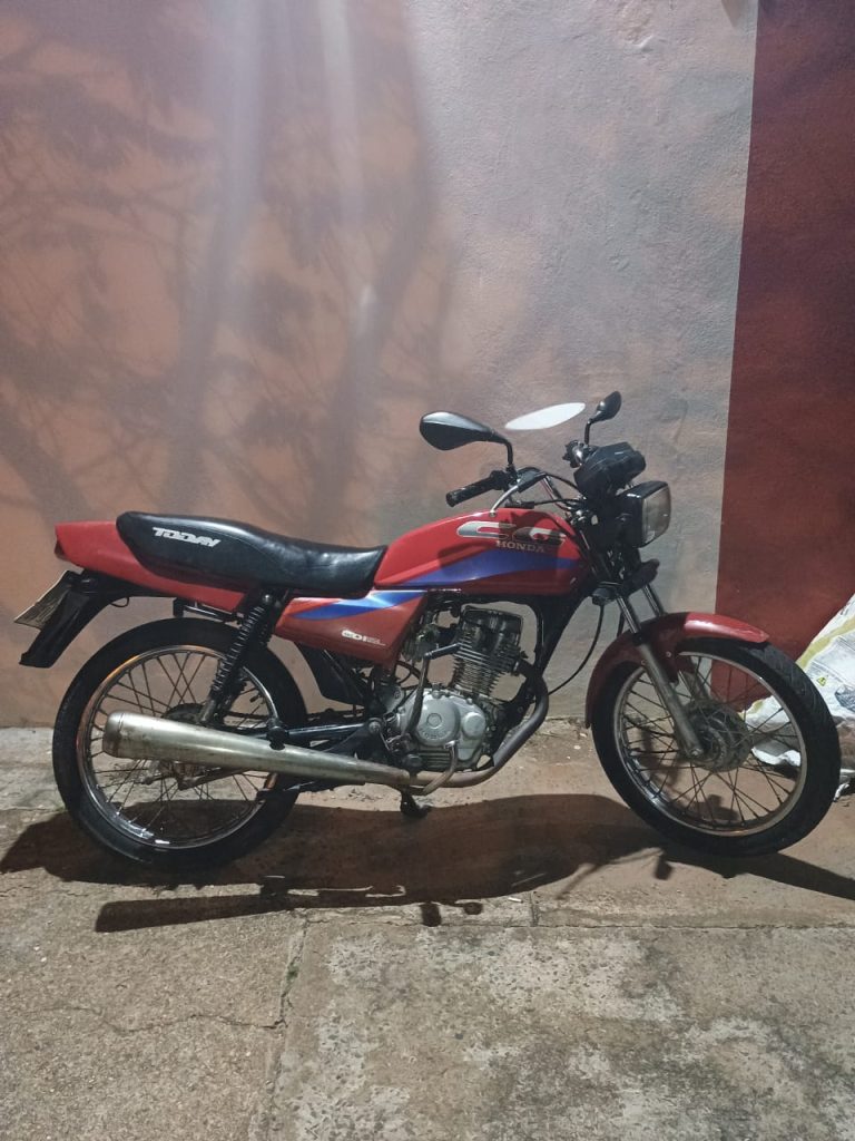PM apreende adolescente por tráfico de drogas, desobediência, resistência e direção perigosa, em OC