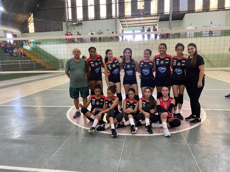 Vôlei Adamantina vence de 2×0 em quatro jogos