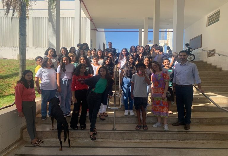 Curso de Direito recebe alunos dos ensinos Fundamental e Médio de escola estadual de Lucélia