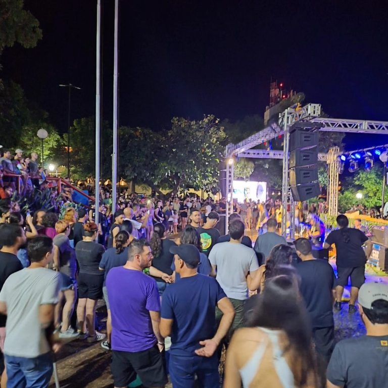 Programação cultural de aniversário leva para Praça Elio Micheloni apresentações de sertanejo, jazz e rock