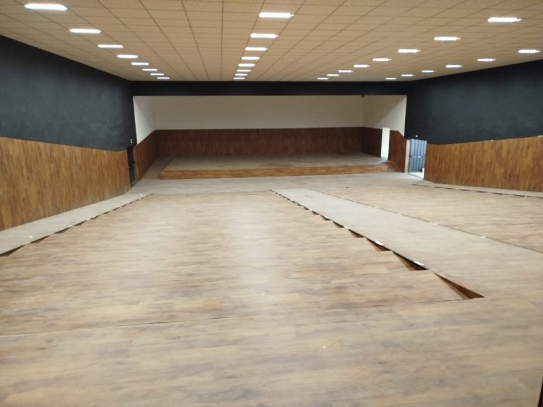 Construção de sala de vídeo e anfiteatro está na reta final, em Parapuã