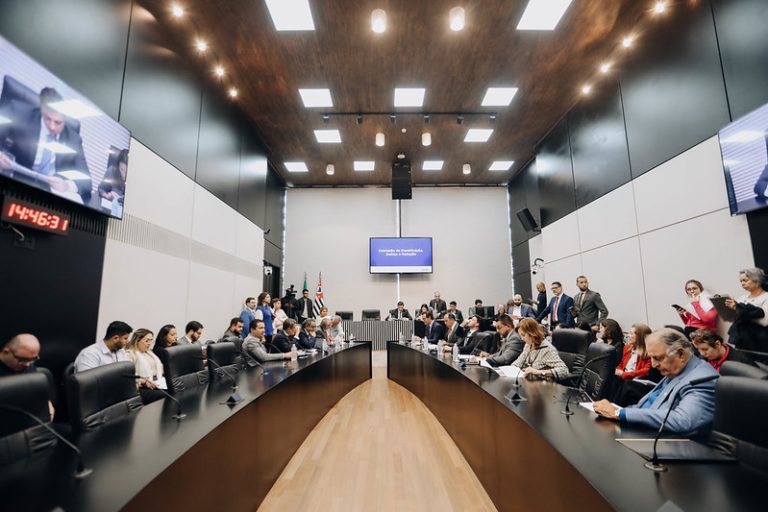 Projeto de lei para estadualização da Plácido Rocha avança na Assembleia Legislativa