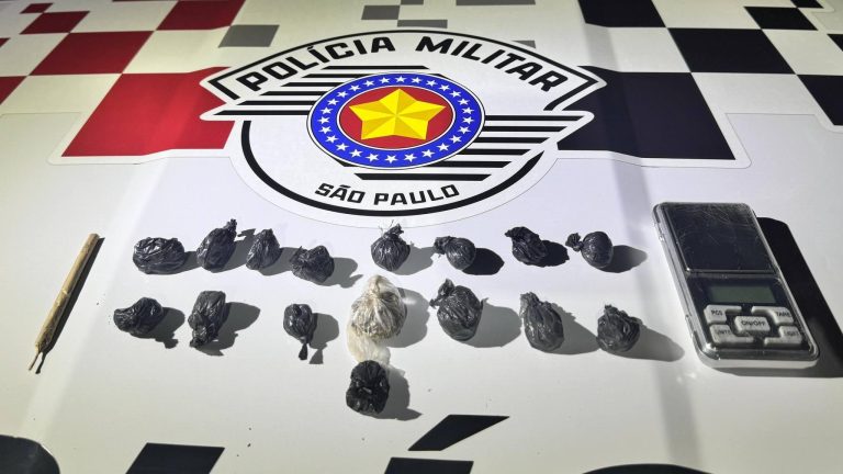 Jovem é preso por tráfico de drogas, em Adamantina