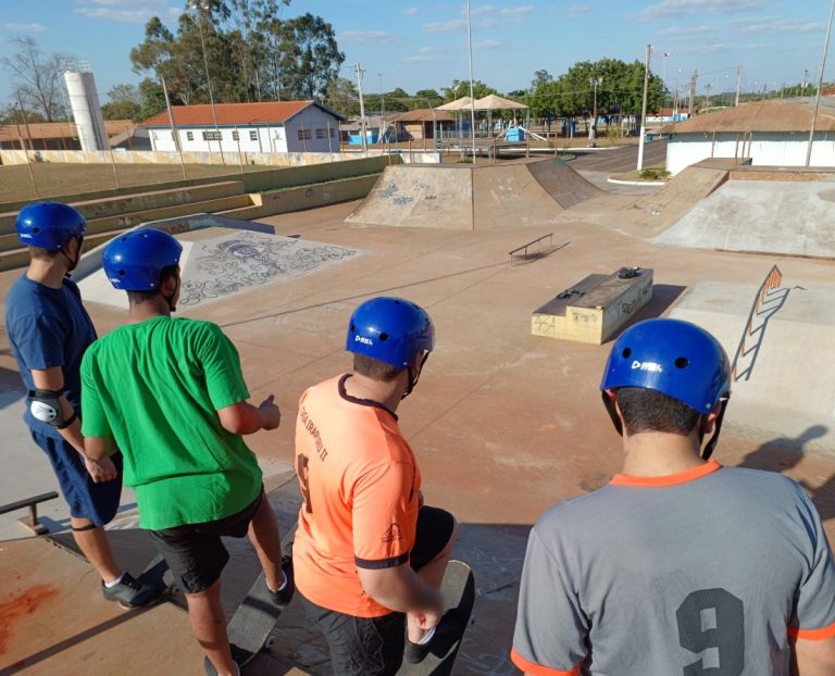 Jovens da Fundação CASA de Irapuru visitam pista de Skate no Dia Mundial da modalidade