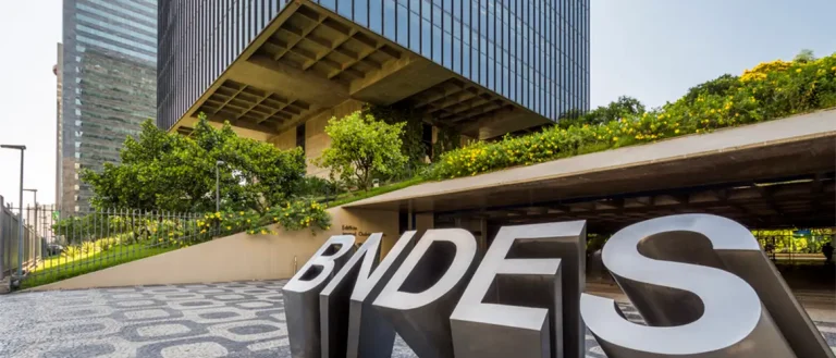 BNDES divulga edital de concurso com 150 vagas e salários de R$ 20,9 mil; veja como participar