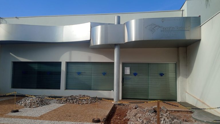 Agência de atendimento presencial da Receita Federal de Adamantina fecha unidade local
