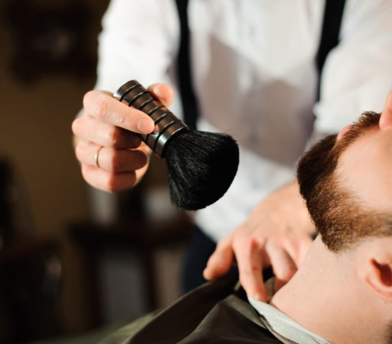 Inscrições gratuitas para curso de barbearia estão abertas, em Adamantina