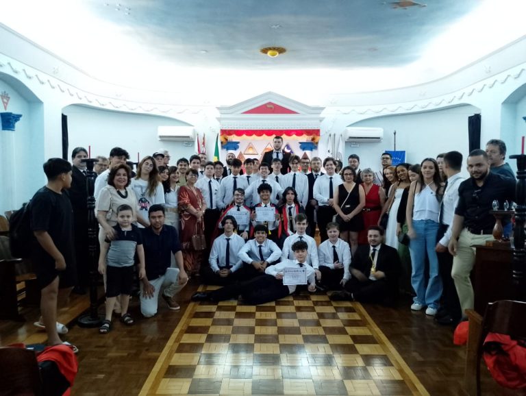 Ordem DeMolay de Adamantina empossa nova diretoria