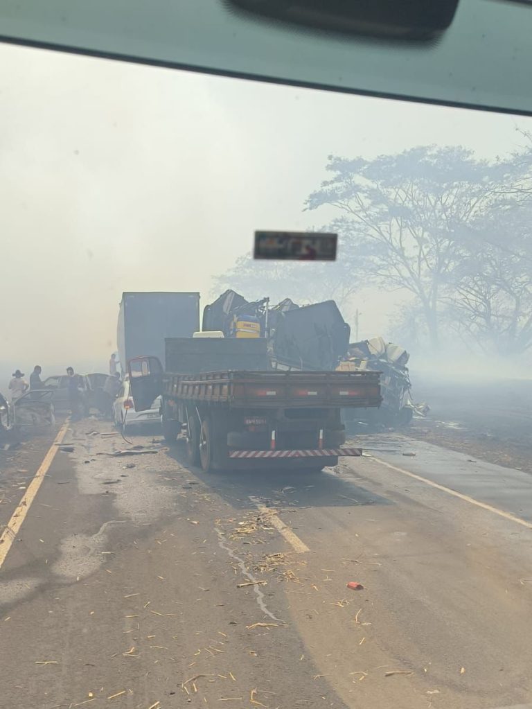 Governo de SP cria gabinete de crise para tratar incêndios no interior