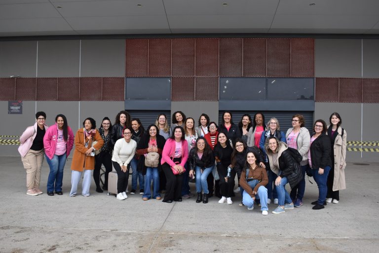 Expositoras da Feira da Mulher Empreendedora visitam Feira Mega Artesanal