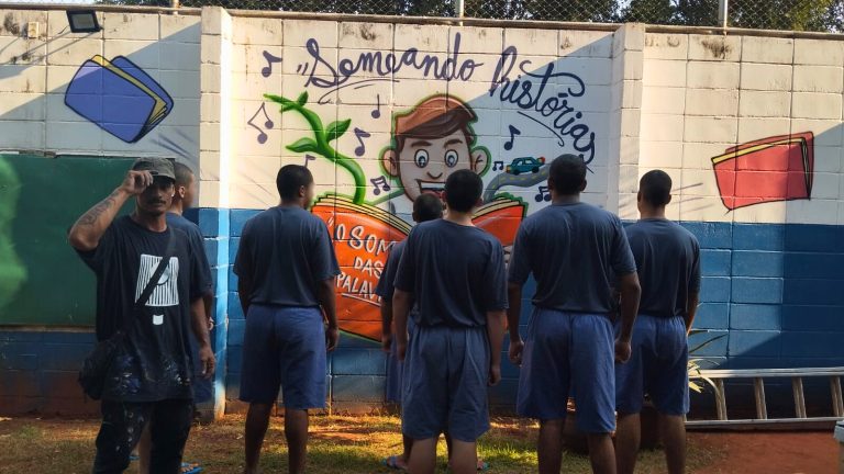 Jovens da Fundação CASA de Irapuru participam de Oficina de Grafite