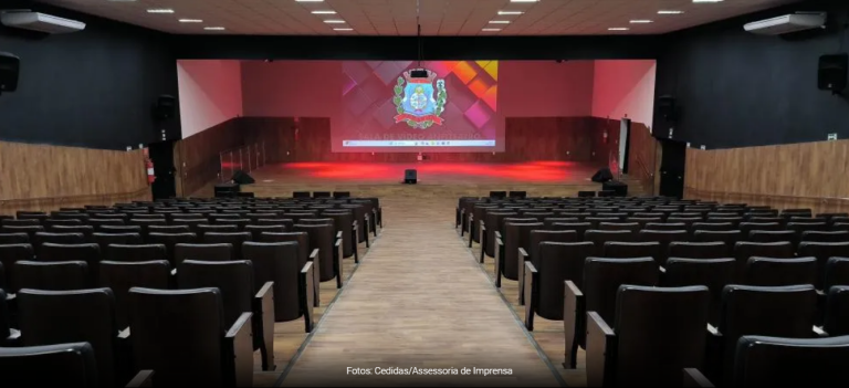 Prefeitura de Parapuã inaugura Sala de Vídeo e Anfiteatro