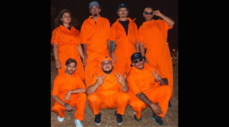 Grupo musical Falha no Erro, de Lucélia, lança álbum “Louco Alien”