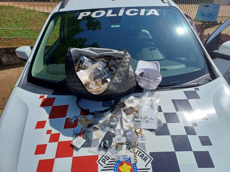 PM de Osvaldo Cruz prende homem por furto de joalheira