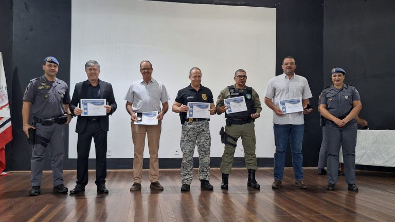 Cardim e Tiveron são homenageados pela Polícia Militar
