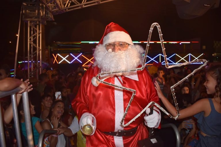 Papai Noel chega na noite desta segunda no comércio de Adamantina