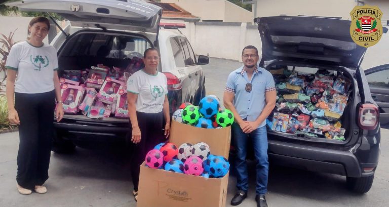Em campanha de Natal, Polícia Civil entrega brinquedos para a Pastoral da Criança de Pacaembu