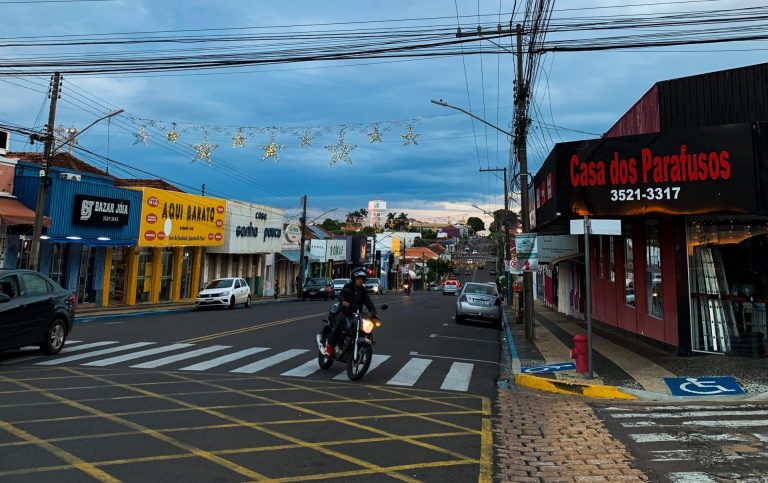 Comércio de Adamantina abre em horário especial a partir desta segunda