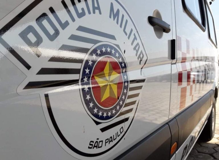 Homem é preso por violência doméstica após ameaçar família com faca em Osvaldo Cruz