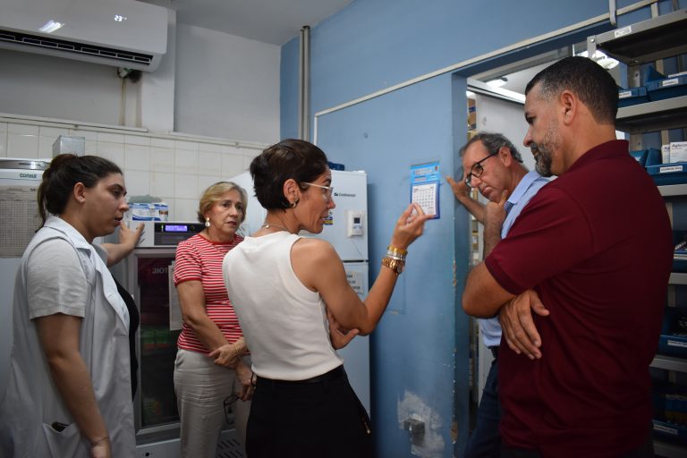 Visita técnica avalia prédio da nova farmácia municipal e do laboratório de análises clínicas, em Adamantina