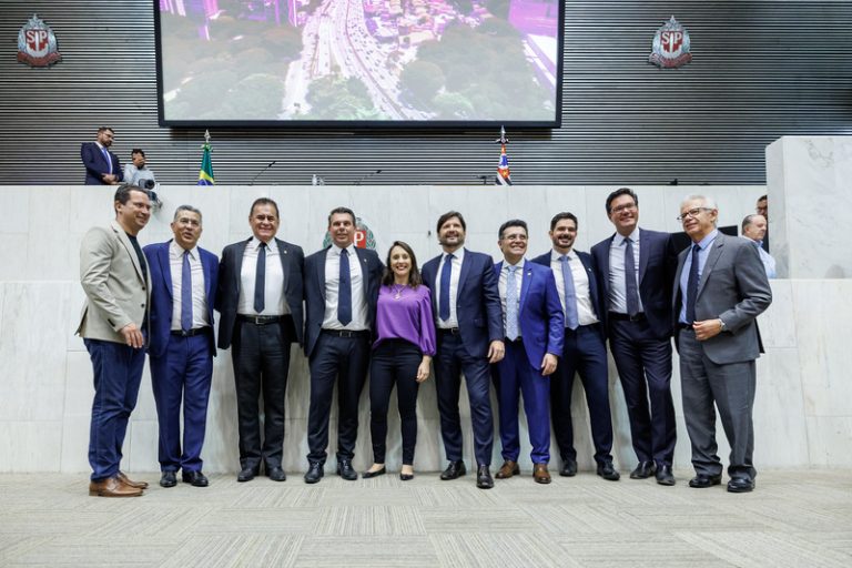 Novos deputados tomam posse na Assembleia Legislativa do Estado