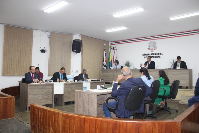 Vereadores de Adamantina votam revisão salarial do funcionalismo público nesta segunda