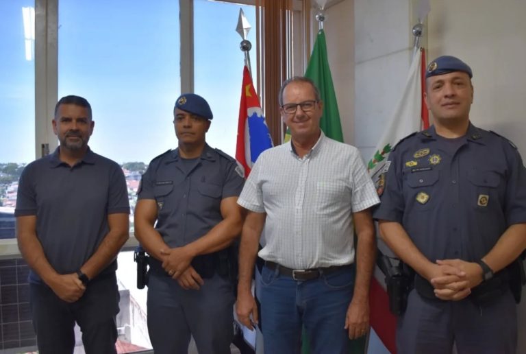 Comando regional da PM participa de reunião com prefeito de Adamantina
