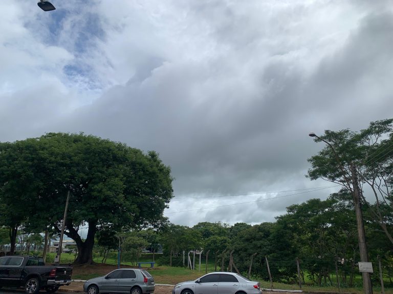 Defesa Civil renova alerta para chuvas até quarta-feira