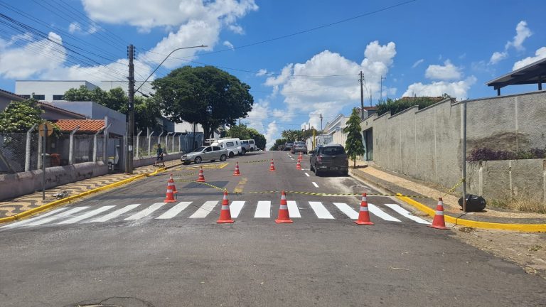 Trecho da alameda João Andrade, atrás da Santa Casa, se torna mão única