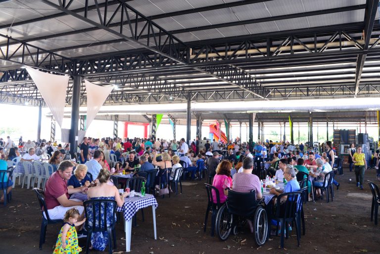 Arca realiza tradicional Porco no Rolete neste domingo em Adamantina