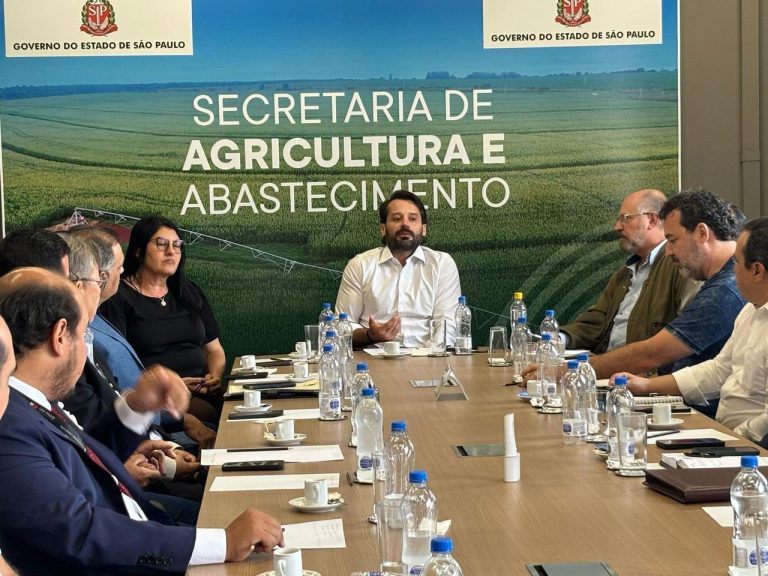 Amnap lidera reunião sobre o cultivo do café com participação de produtores rurais, em São Paulo