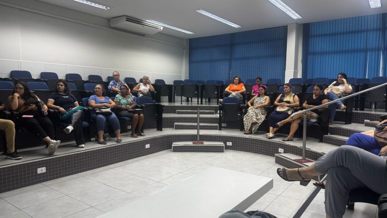 Grupo de Apoio a Cuidadores de Idosos com Demência promove encontro sobre organização de medicamentos