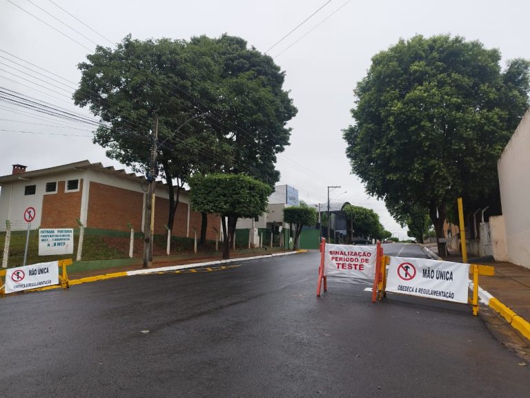 Trecho da Alameda Fernão Dias se torna mão única, em Adamantina