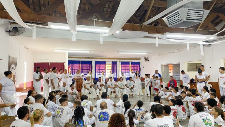 Grupo de Capoeira Estrela da Barra realiza batizado e troca de graduação em Adamantina com participação de 250 pessoas