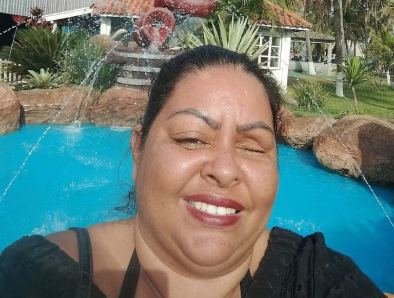 Professora morre após acidente entre carro e carreta na SP-294, em Osvaldo Cruz