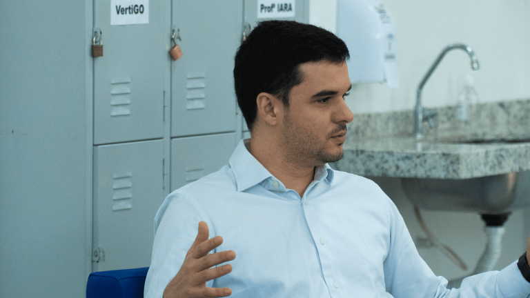 Fisioterapia da FAI recebe presidente do CREFITO-3 para roda de conversa