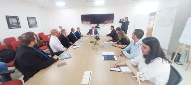 Ampliação da Fatec Adamantina é discutida em reunião na capital paulista