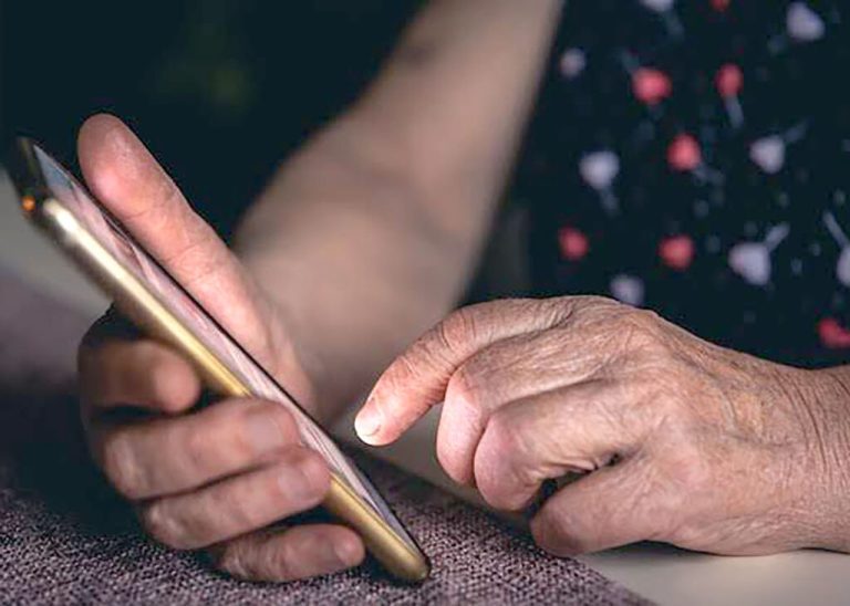 FAI promove minicurso de Alfabetização Digital e Combate à Desinformação para a Terceira Idade