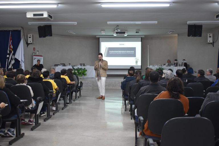 Conferência reúne mais de 200 participantes em Adamantina para discutir direitos e inclusão da pessoa idosa