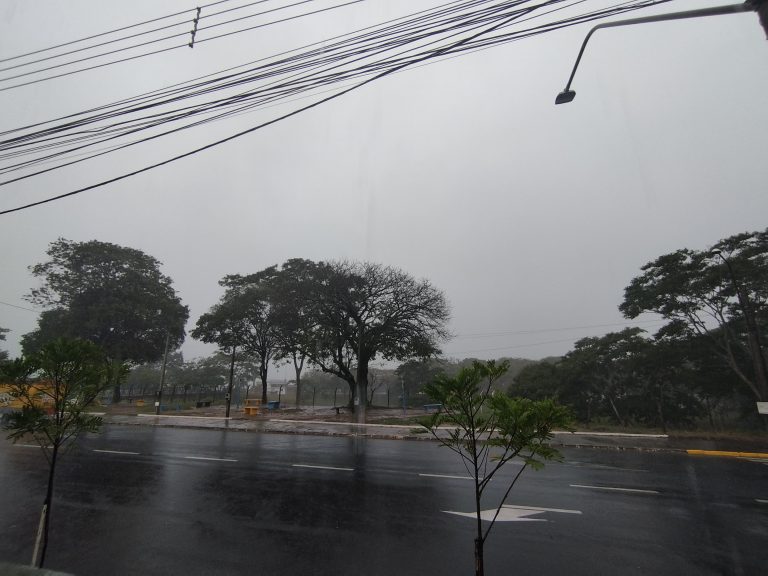 Chuva intensa atinge Adamantina neste domingo e Defesa Civil alerta para riscos no estado